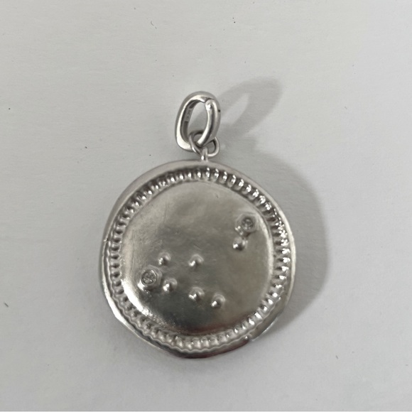 Kendra Scott Capricorn silver tone charm coin pendant with crystals - Picture 1 of 2